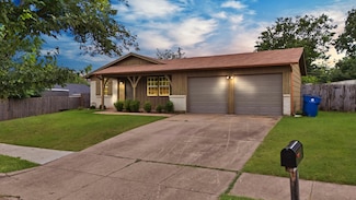 824 E Prairie View Rd, Crowley, TX 76036