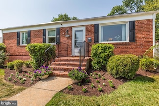 4819 Topping Rd, Rockville, MD 20852