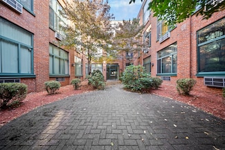 390 Charles St Unit 106, Bridgeport, CT 06606