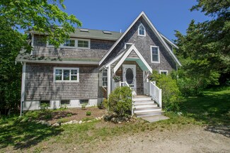 201 Spring St, Vineyard Haven, MA 02568
