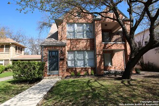 131 W Ridgewood Ct, San Antonio, TX 78212