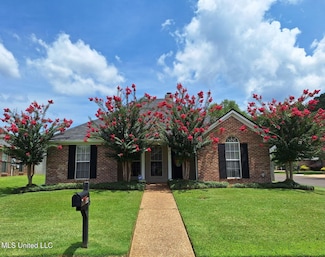 814 Lynwood Ln, Pearl, MS 39208