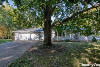 1305 Maplerow Ave NW, Grand Rapids, MI 49534