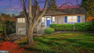 709 N Warfield Dr, Mount Airy, MD 21771