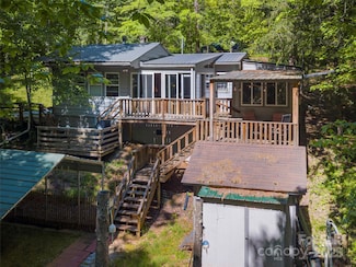 16 Limestone Dr, Franklin, NC 28734