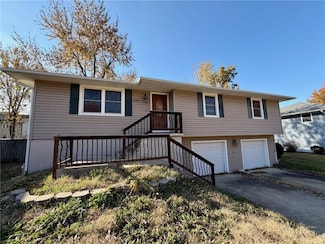 406 Chapel Rd, Warrensburg, MO 64093