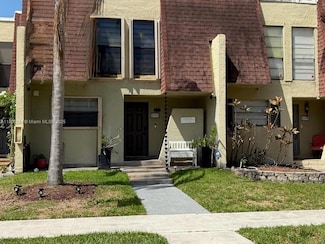 8992 Palm Tree Ln, Pembroke Pines, FL 33024