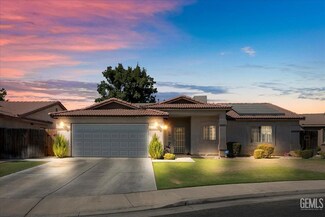 5420 Caballeros Dr, Bakersfield, CA 93307