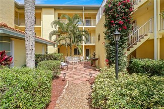 1001 Foxfire Ln Unit 109, Naples, FL 34104