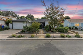 5725 Dream St, San Diego, CA 92114