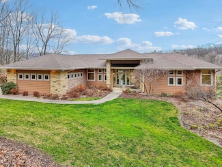 1327 S Springs Dr, Spring Green, WI 53588