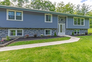 55 Linton St, Torrington, CT 06790