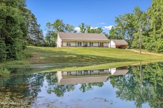 335 Aaron Rd, Sarah, MS 38665