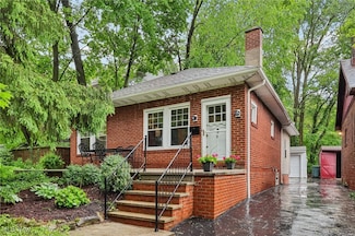 2764 Euclid Heights Blvd, Cleveland, OH 44106