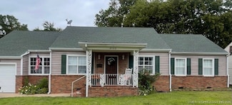 2122 Fredonia St, Muskogee, OK 74403