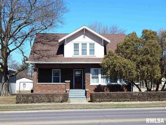 802 11th St, de Witt, IA 52742
