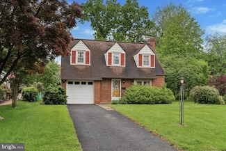 402 Willow Rd, Oreland, PA 19075
