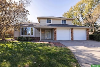 309 Concord Cir, Papillion, NE 68046
