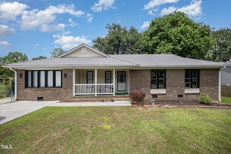 7368 Ryan St, Fayetteville, NC 28314
