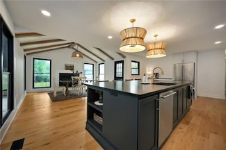 110 Cherokee Ln, Greenwood, MO 64034