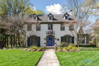 2029 Orchard Rd, Ottawa Hills, OH 43606