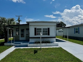 1269 Carriage Dr, Daytona Beach, FL 32119