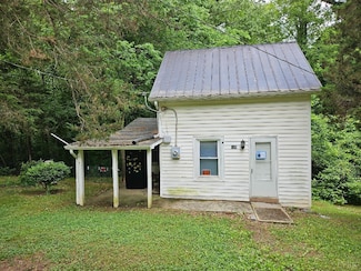 128 Brook St, Brookneal, VA 24528