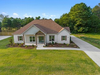 1806 Seattle Slew St, Searcy, AR 72143