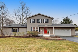 284 East St, Lenox, MA 01240