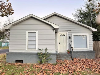 1204 S Crocker St, Sulphur, LA 70663