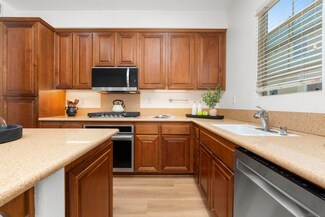 2517 Escala Cir, San Diego, CA 92108