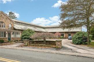 103 Coggeshall Ave, Newport, RI 02840