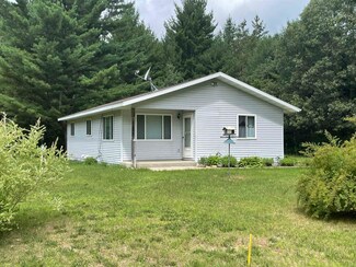 505 N Snowmobile Run, Plainfield, WI 54966