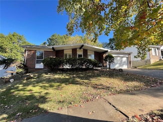 6657 Foothills Ct, Florissant, MO 63033