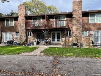 5135 Cass Elizabeth Rd, Waterford Township, MI 48327