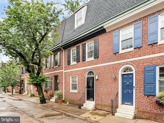 1116 Waverly St, Philadelphia, PA 19147