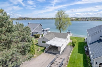 15235 Marl Dr, Linden, MI 48451