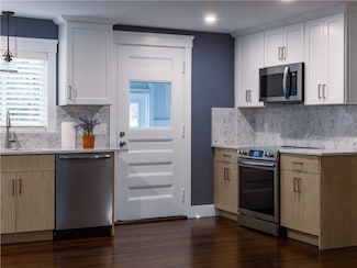38 Silk Ln, Scituate, RI 02857