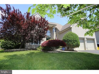 25 Aster Way, Dayton, NJ 08810