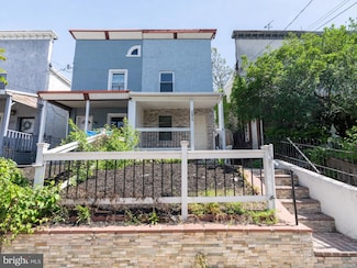 2671 Emerald St, Philadelphia, PA 19125