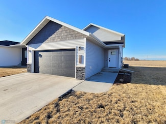 6008 78th Ave S, Horace, ND 58047