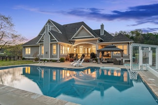 6558 Leipers Creek Rd, Columbia, TN 38401