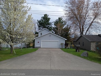1361 McKimmy Dr, Beaverton, MI 48612