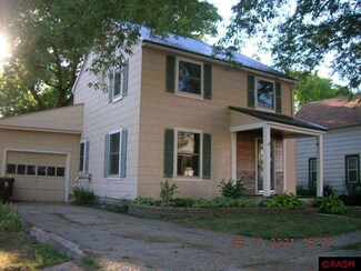 102 N School, Delavan, MN 56023