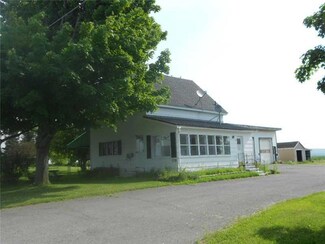 117 Hughes Rd, Mapleton, ME 04757