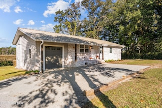 2037 Oxpen Rd SW, Supply, NC 28462