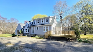 35 Meadow Rd, Clinton, CT 06413