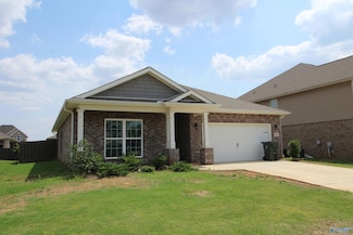 152 Cherry Laurel Dr, Hazel Green, AL 35750