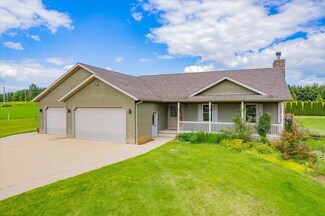 N7872 Louise Ln, Randolph, WI 53956