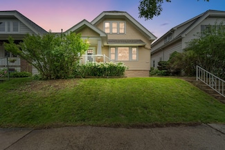 4532 N Bartlett Ave Unit 32A, Milwaukee, WI 53211
